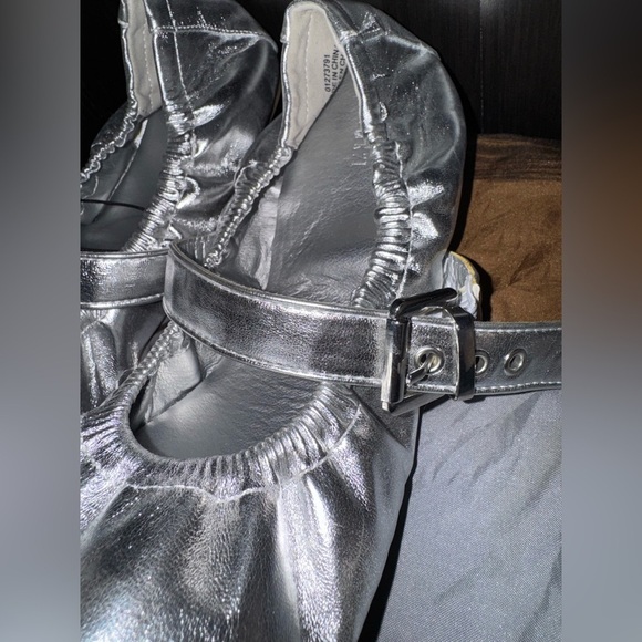 Metallic ballerina flats with buckle detail - Picture 2 of 5